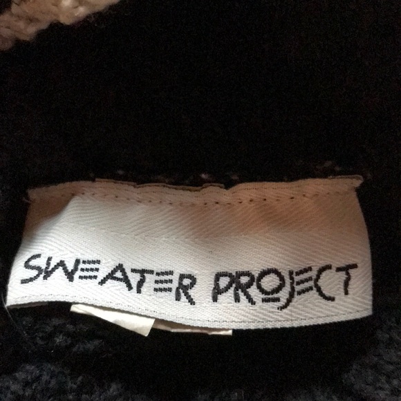 Sweater - Picture 6 of 6